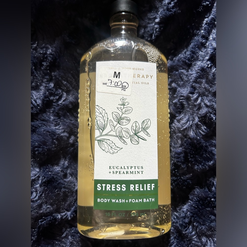 Bath & Body Works Aromatherapy Stress Relief Eucalyptus + Spearmint Shower Gel